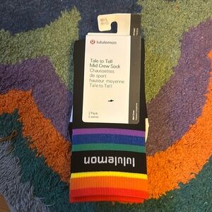 2 pairs of Lululemon socks